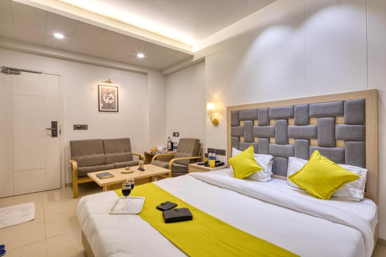 Hotel Sifat International Surat Eksteriør billede