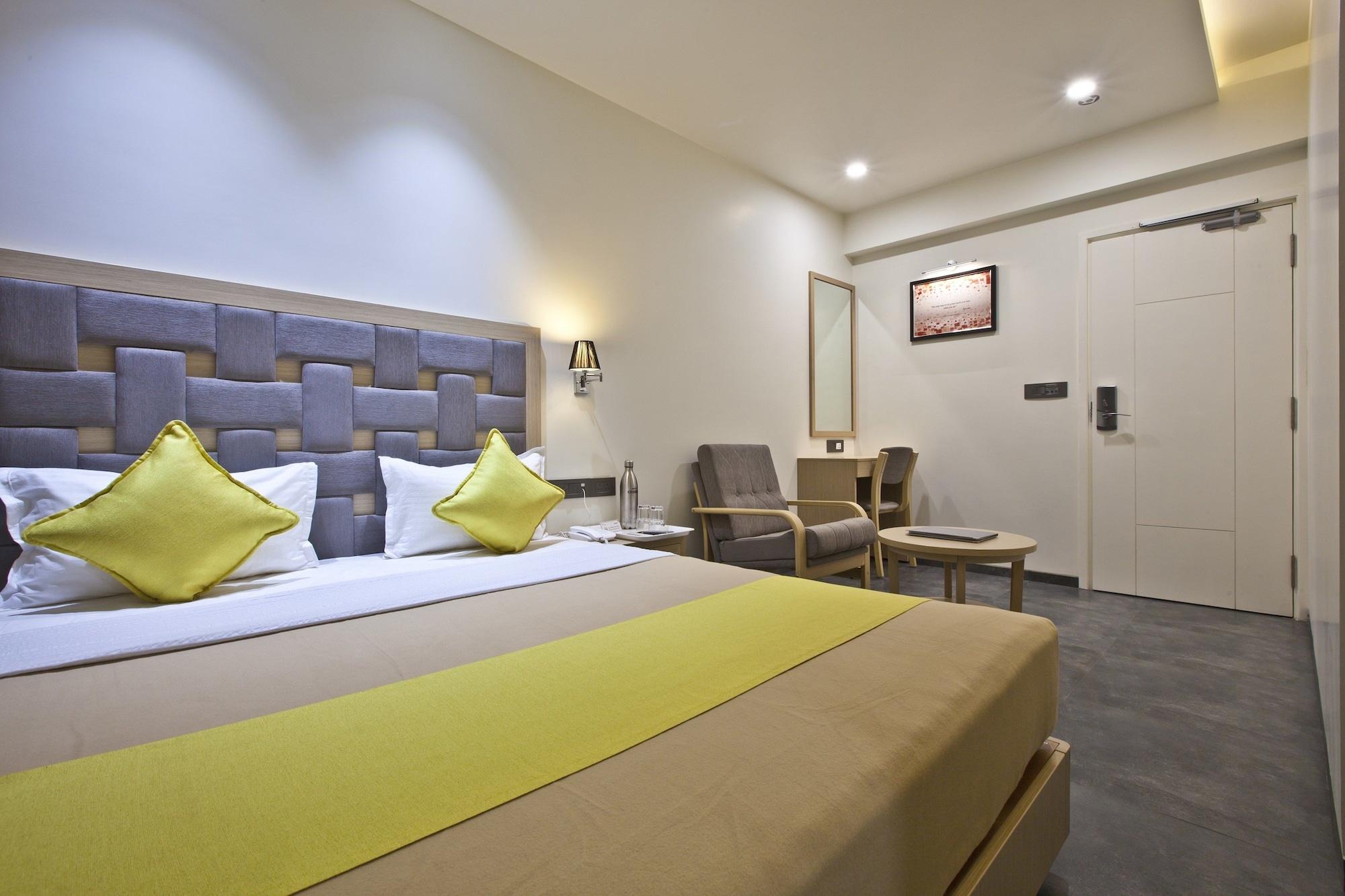 Hotel Sifat International Surat Eksteriør billede