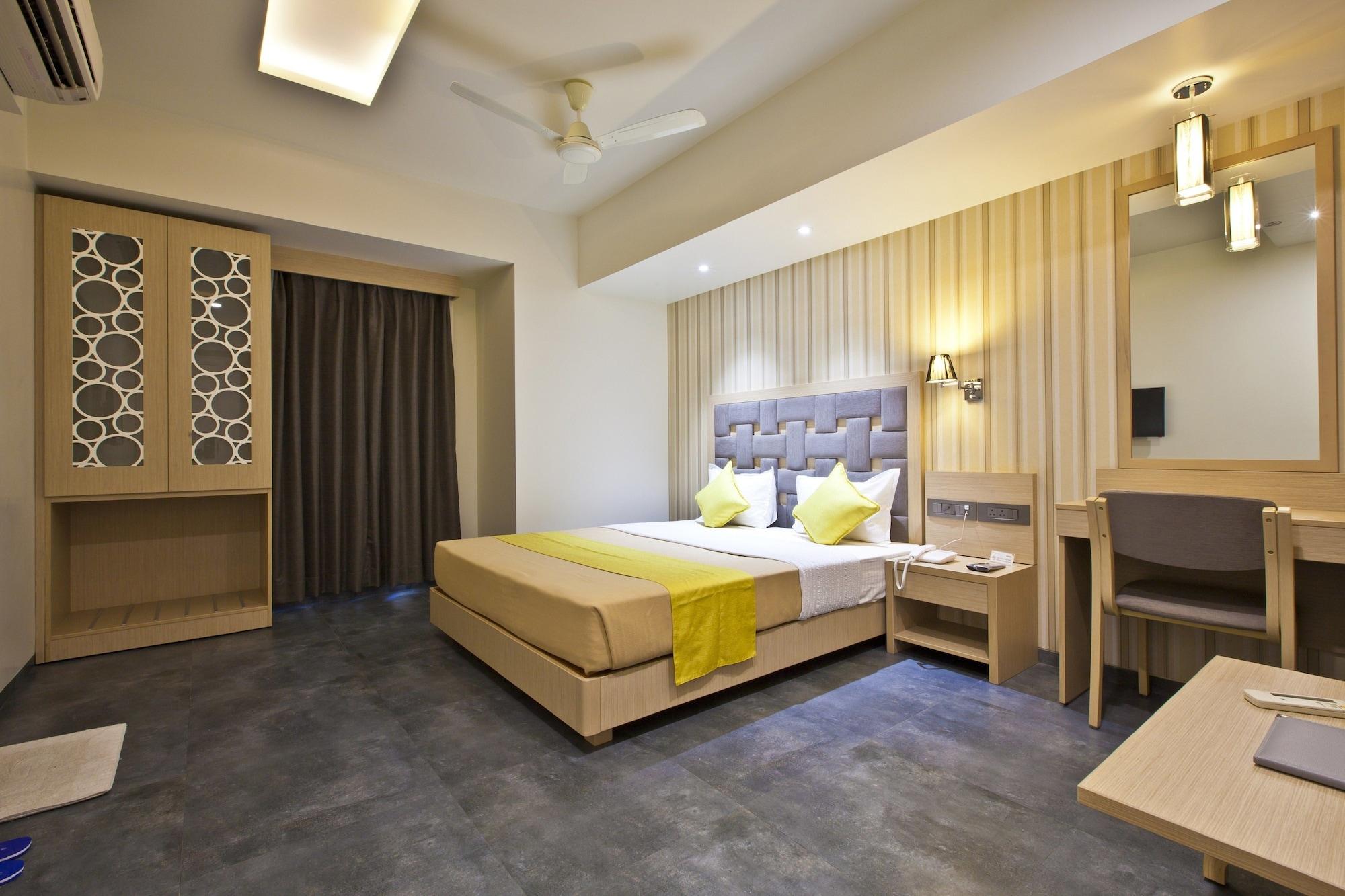 Hotel Sifat International Surat Eksteriør billede