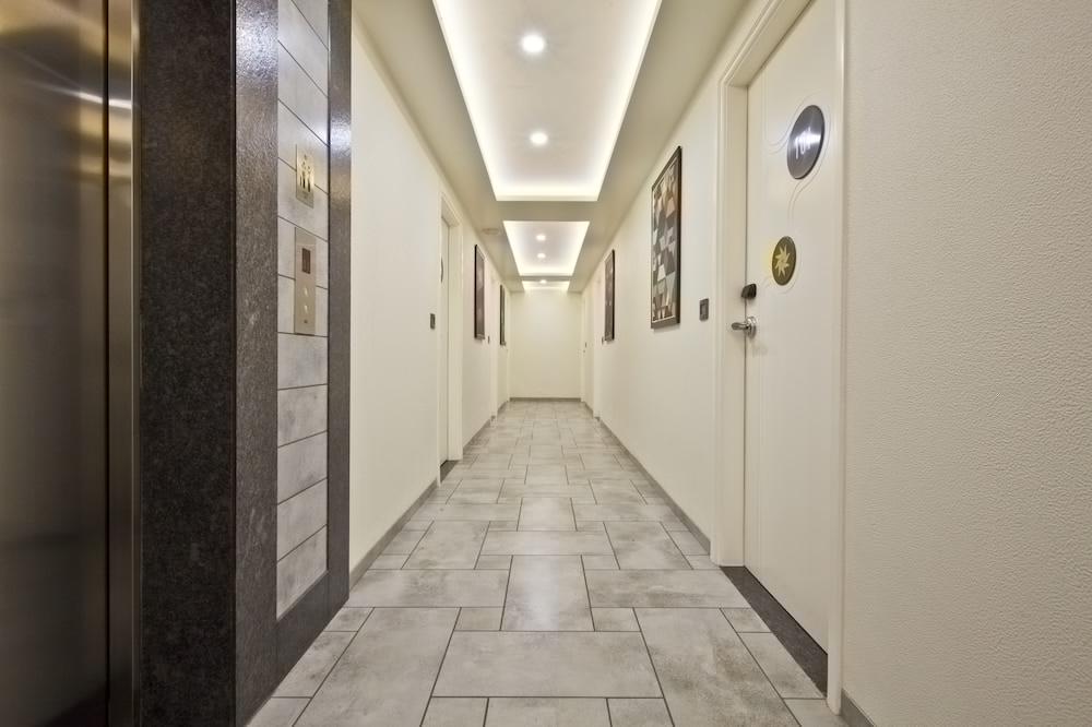 Hotel Sifat International Surat Eksteriør billede